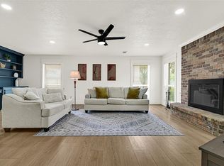 723 Loire Ln, Houston, TX 77090