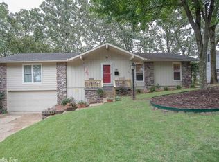 35 Crownpoint Rd, Little Rock, AR 72227