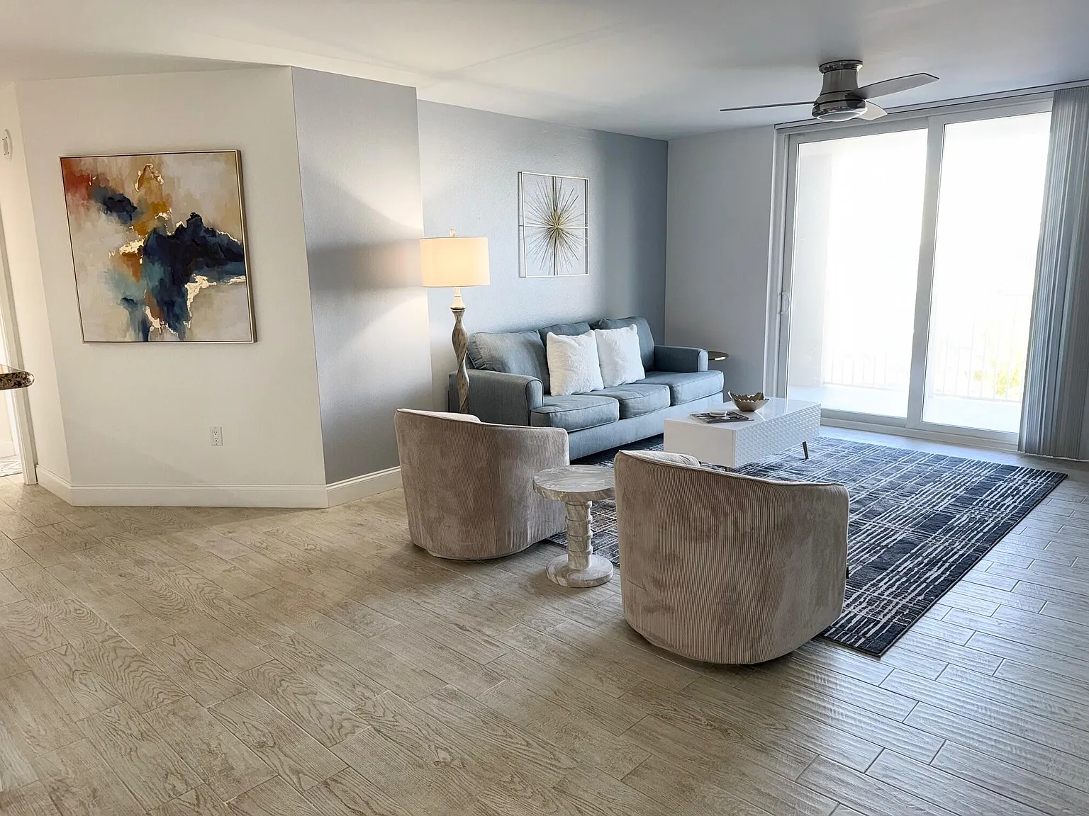 2 bed, 2.0 bath, 1400 sqft, $8,500 — Photo 4