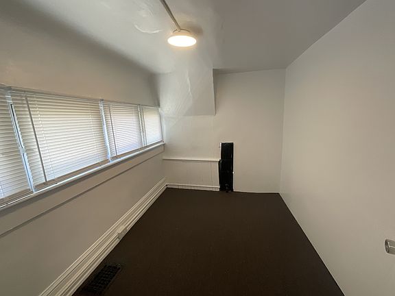 5th image of 351 W King St APT 5