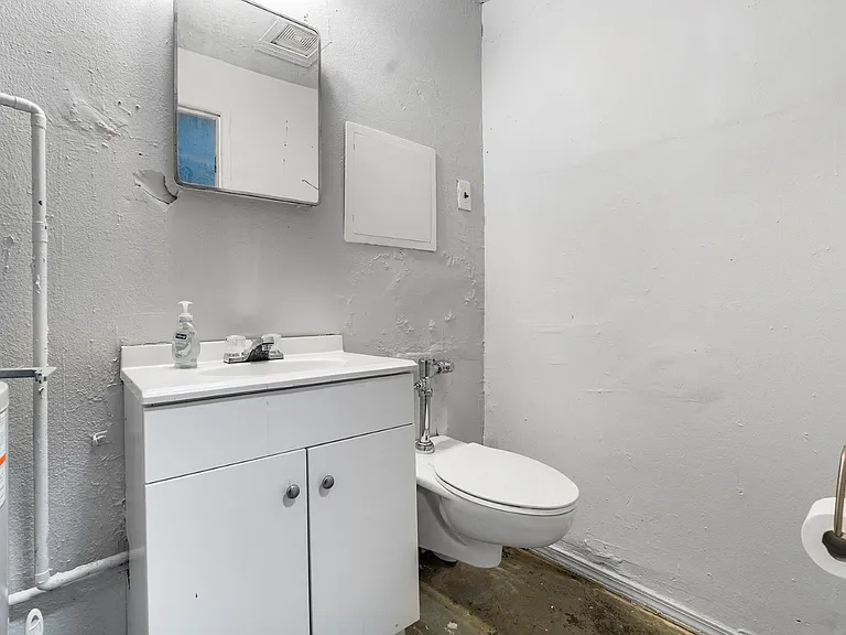 Forest Park Apartments — Photo 21