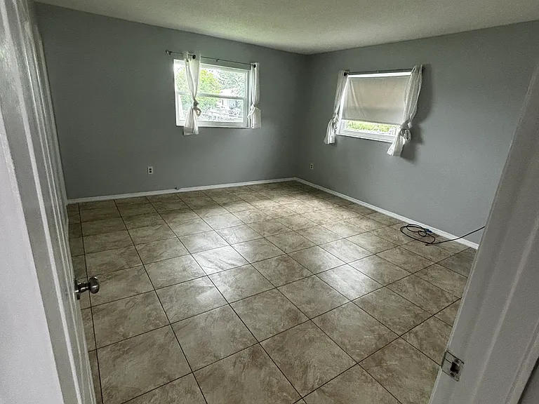 6045 Slade Rd — Photo 11