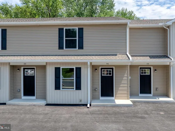 52 Petersburg Ln, Duncannon, PA 17020