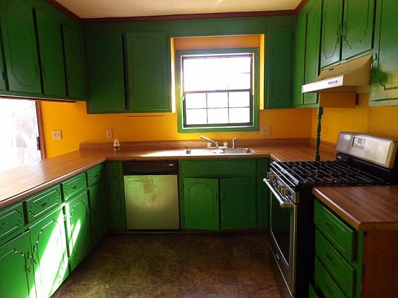 3rd image of 941 Joe Bruer Rd