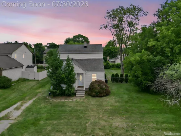 2891 Culbertson Ave, Rochester Hills, MI 48307