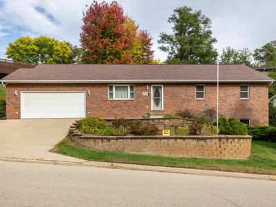 1917 Amelia Dr, Dubuque, IA, 52001