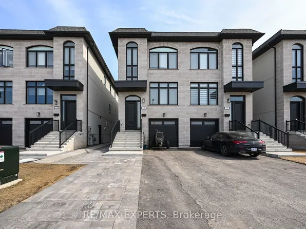 17 Saint Gaspar Ct, Toronto, ON M9L 0A5