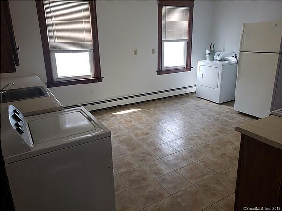 4th image of 397 Burritt St