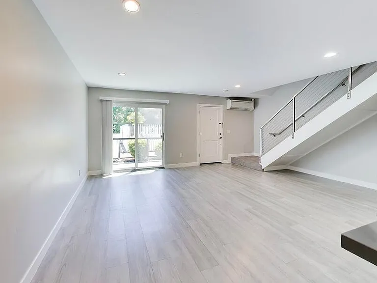1662 Hollenbeck Ave #15 — Photo 5