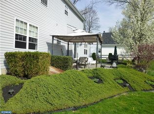 203 Willow Wood Dr, New Britain, PA 18901
