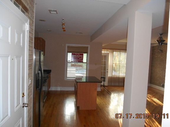 5th image of 4847 S Vincennes Ave #106