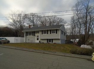 11 Cedarwood Rd, Gloucester, MA 01930