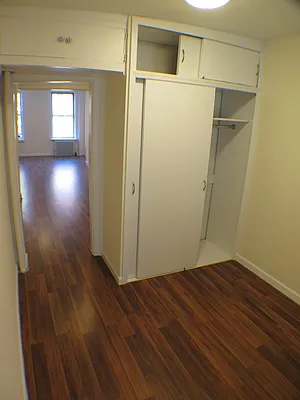 Rented by Glasser Realty LLC | media 16