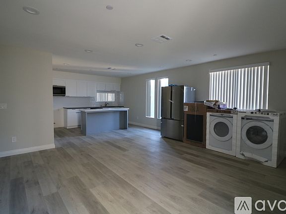 4th image of 6926 Morella Ave #2-4-5