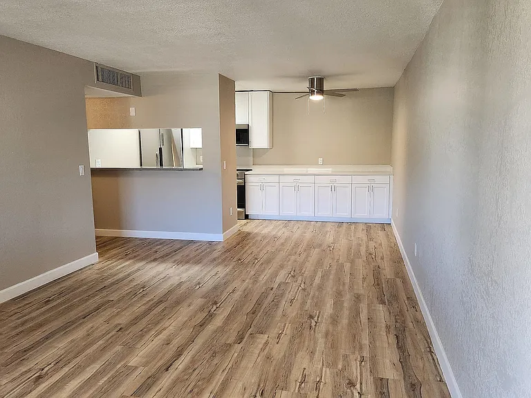 2x1.5_Living_Dining_RM_Sand_Pebble