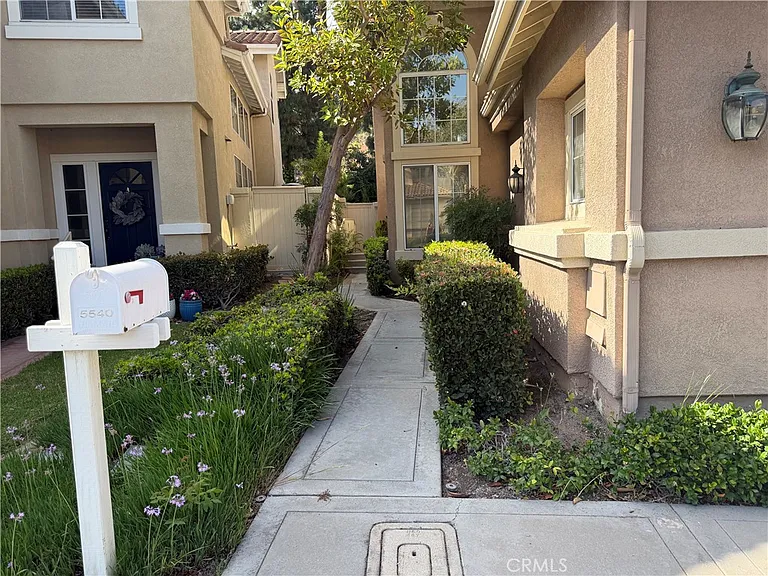 5540 Patricia Way — Photo 3