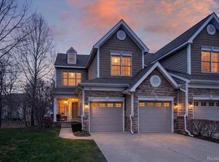 26197 Fieldstone Dr, Novi, MI