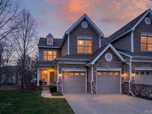 26197 Fieldstone Dr, Novi, MI 48374