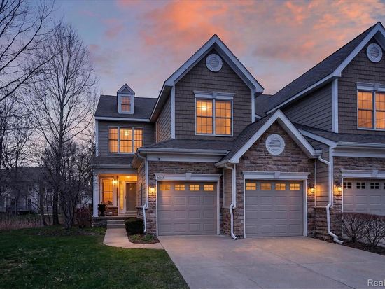 26197 Fieldstone Dr, Novi, MI 48374