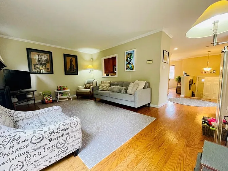301 Kensington Way — Photo 12