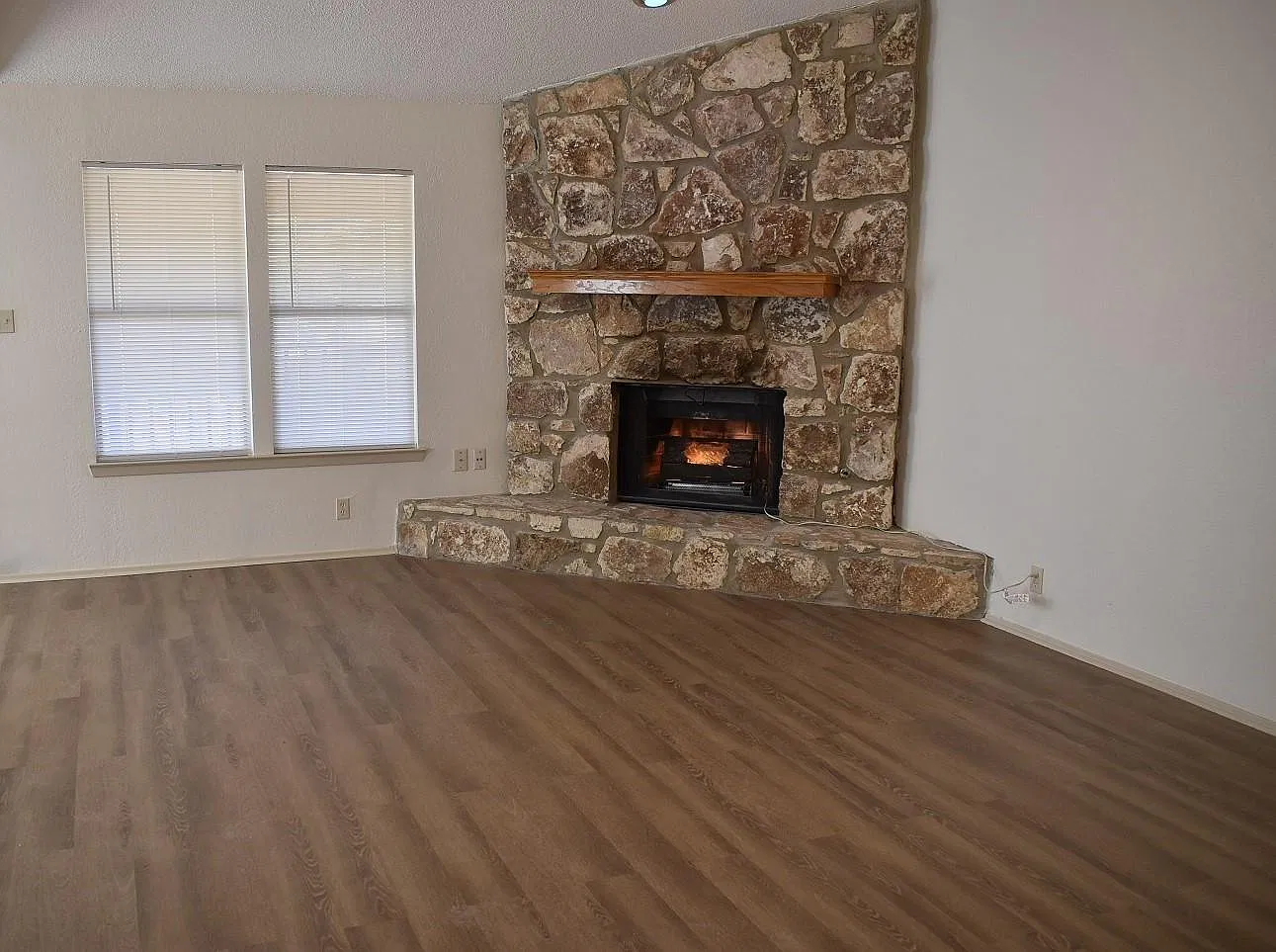 3 bed, 1443 sqft, $1,800 — Photo 4