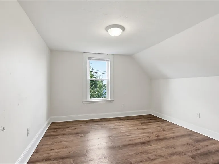 121 Glendale St #3 — Photo 18