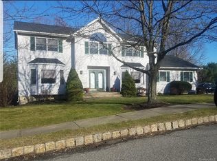 16 Chaparral Rd, Nanuet, NY 10954