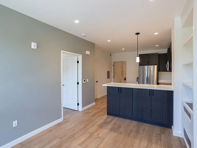 Newly Built Luxury Apartments in San Luis Obispo "Little Italy" — Photo 5