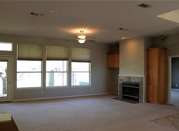4th image of 403 Surrey Ln