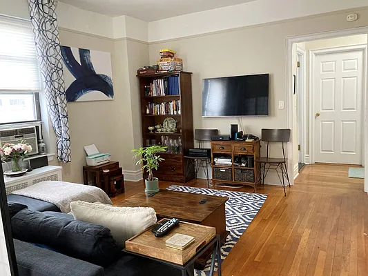 Rented by Rita S Citrin, LREB | media 25