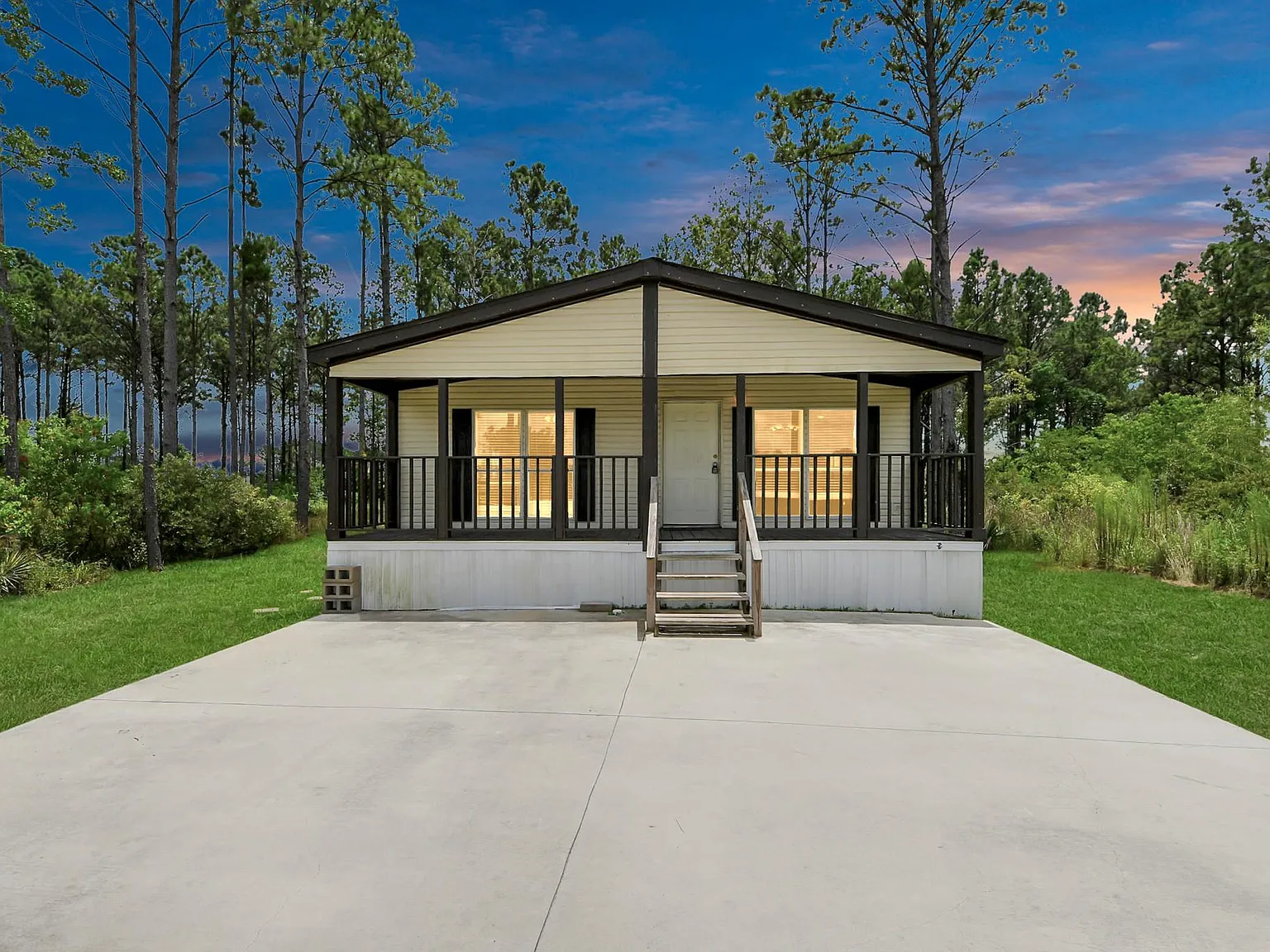 4 bed, 2.0 bath, 1800 sqft, $1,500 — Photo 1