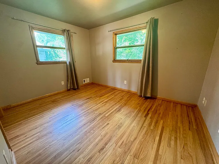 1716 Porter Ave — Photo 6
