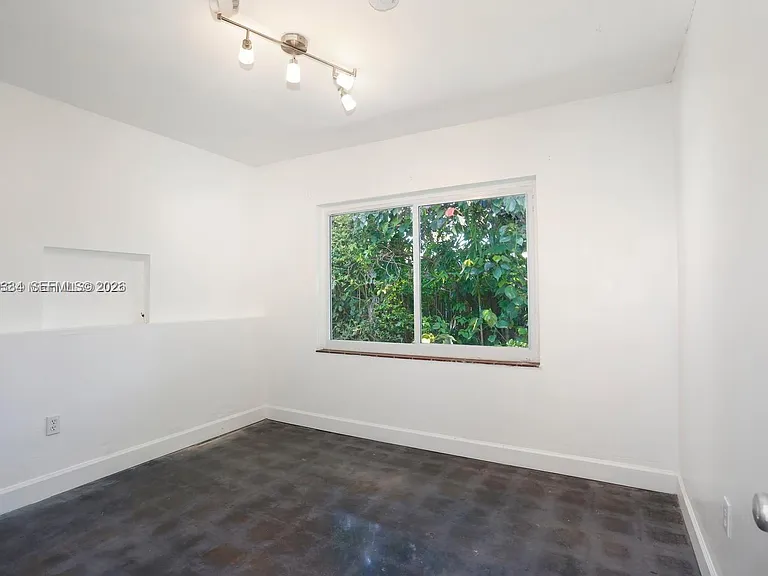 6116 SW 46th Ter — Photo 12