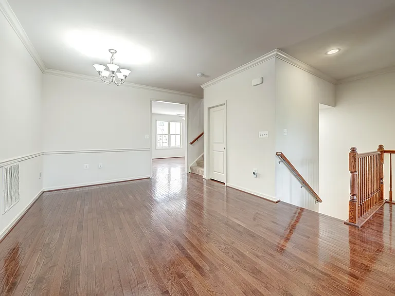 42230 Castle Ridge Sq — Photo 9