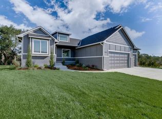 10402 W Graber Cir, Wichita, KS 67215