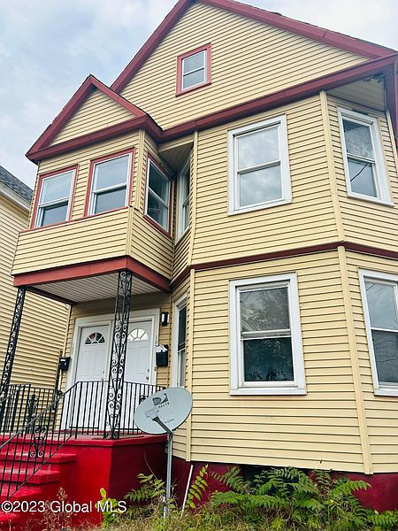2nd image of 135 Duane Avenue