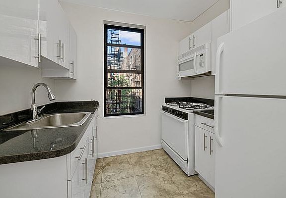 3rd image of 562 W 175th St #55B