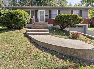 413 Maple St, Liberty, MO 64068