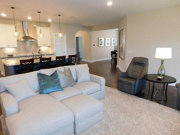 3rd image of 2609 Virgie Ct.