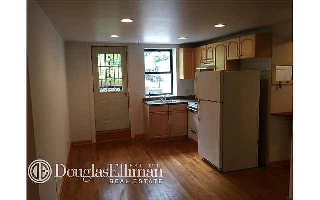 Rented by Douglas Elliman | media 27