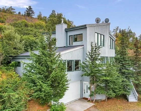 Mountainside Village Dr, Anchorage — Photo 2