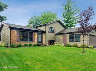 755 Red Bridge Rd, Lake Zurich, IL 60047