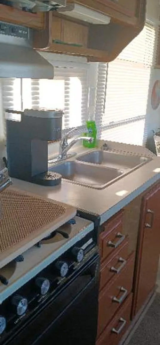 1 bed, 350 sqft, $995 — Photo 2