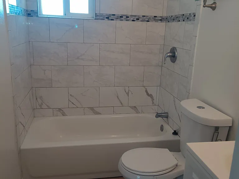 Hardwood Ave — Photo 6