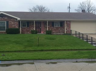 2828 Roscommon Dr, Fort Wayne, IN 46805
