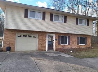 7376 Oakhill Rd, Bedford, OH 44146