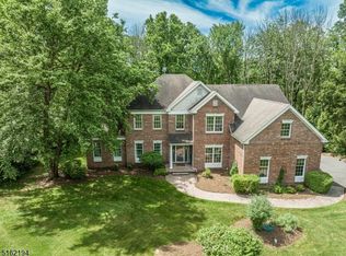 27 Willever Rd, Asbury, NJ 08802