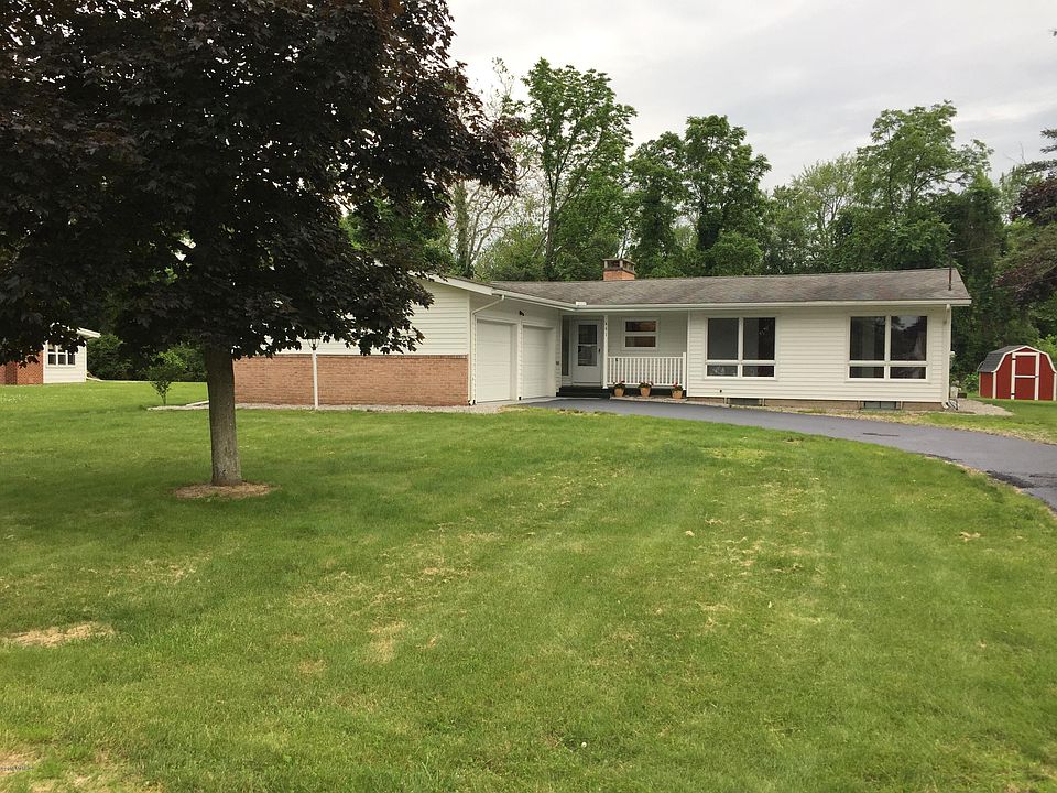1st image of 441 Pioneer Dr