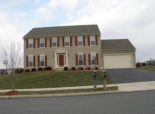 6985 Tuscany Dr, Macungie, PA 18062