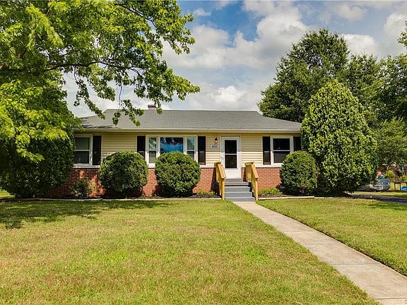 3rd image of 805 Irby Dr